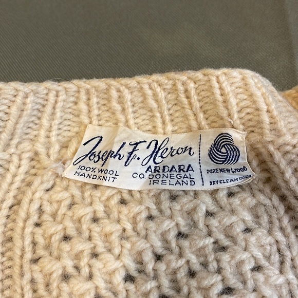 JOSEPH  F. HERON Hand Knitted 💯 % Wool   Womens SWEATER made in IRELAND - Picture 11 of 16